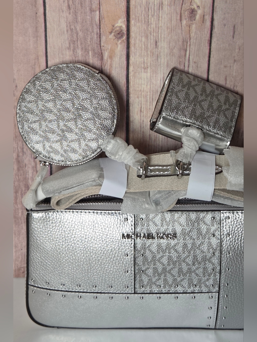 MICHAEL Michael Kors Metallic Crossbody Bag with Round Pouch & Ipod Case NWT - Picture 7 of 16